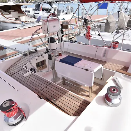 Hoffum Hotel en barco Barcelona